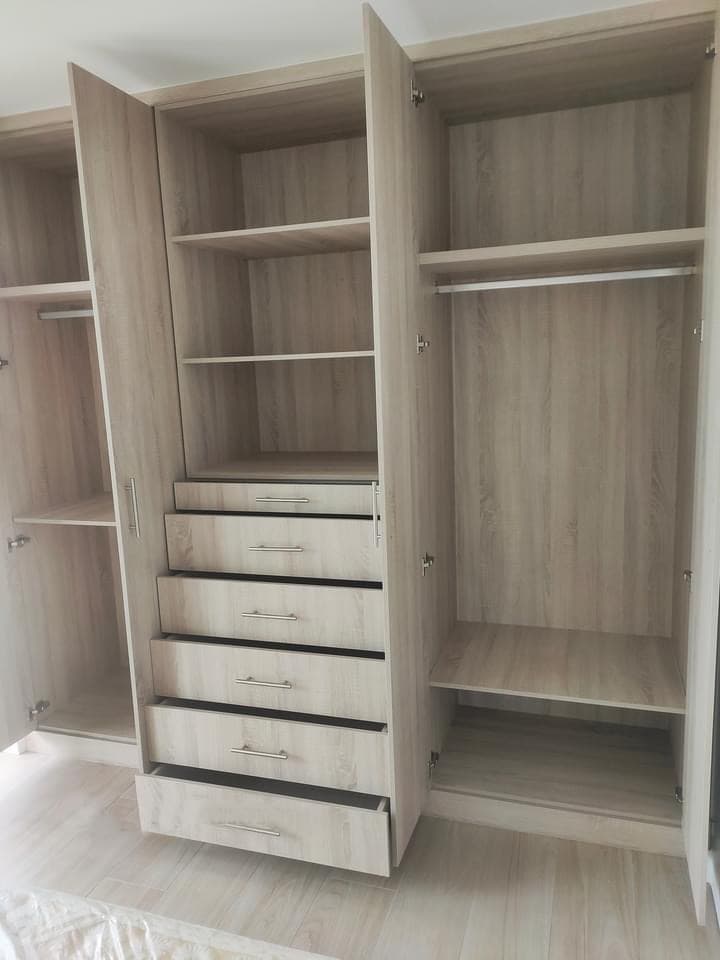 Muebles de madera en Noia