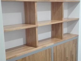 Librería en madera maciza de Roble sobre estructura metálica (2)